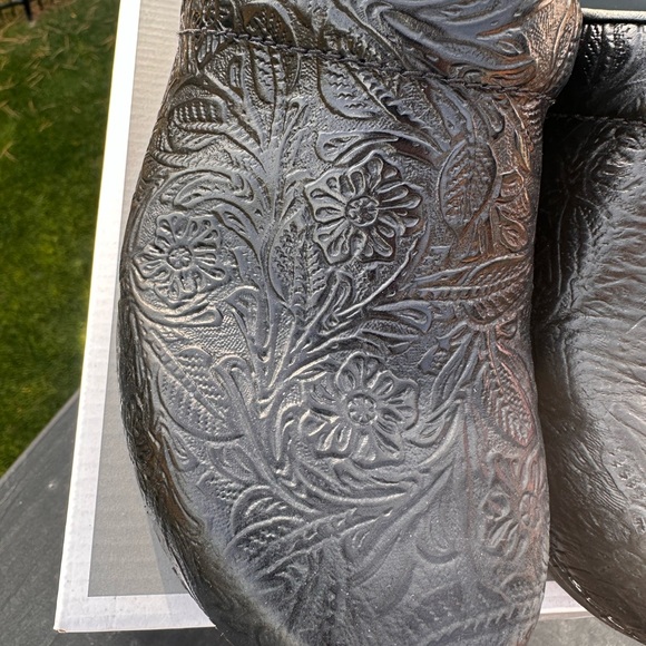 Dansko XP 2.0 Leather Clogs- LIKE NEW - Picture 3 of 7